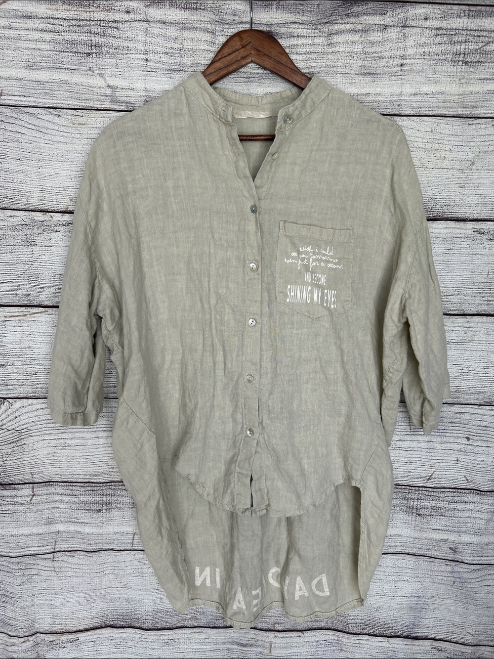 100% linen button up top with writing size OS